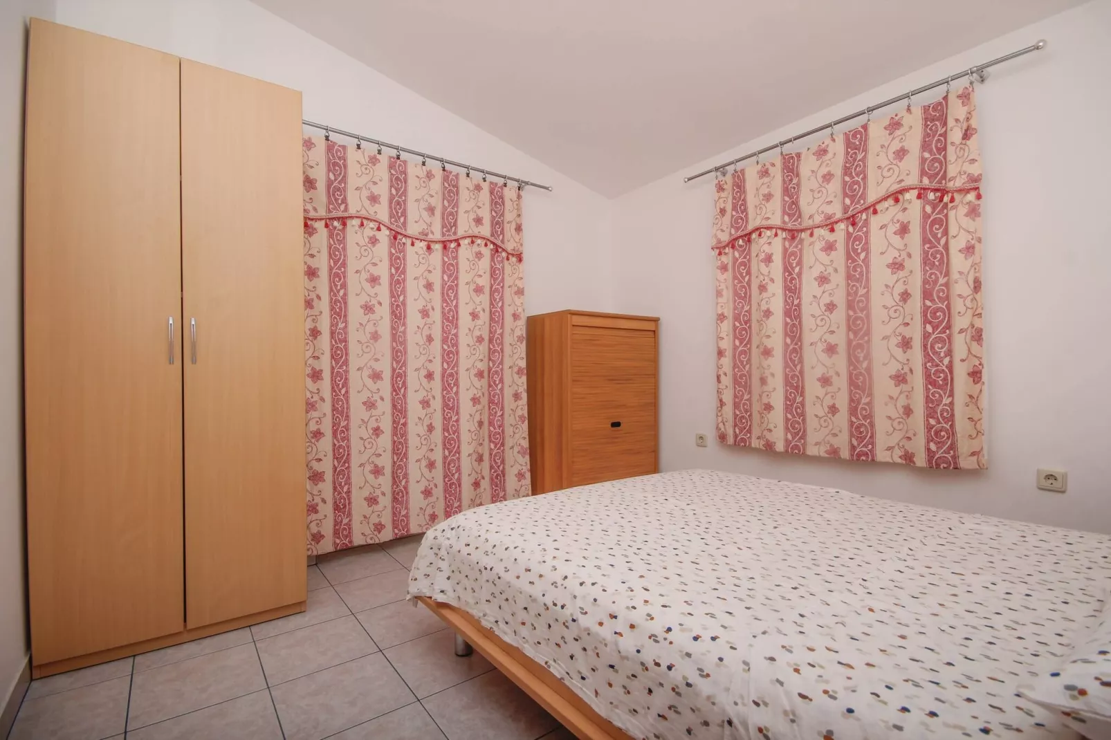 Apartment Mara - two bedroom apartment-Slaapkamer
