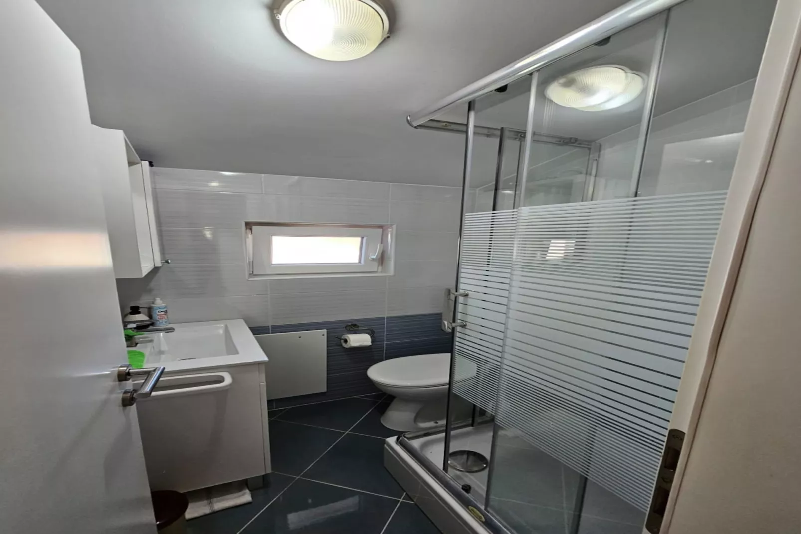 Apartments Olga - one bedroom apartment A3-Badkamer