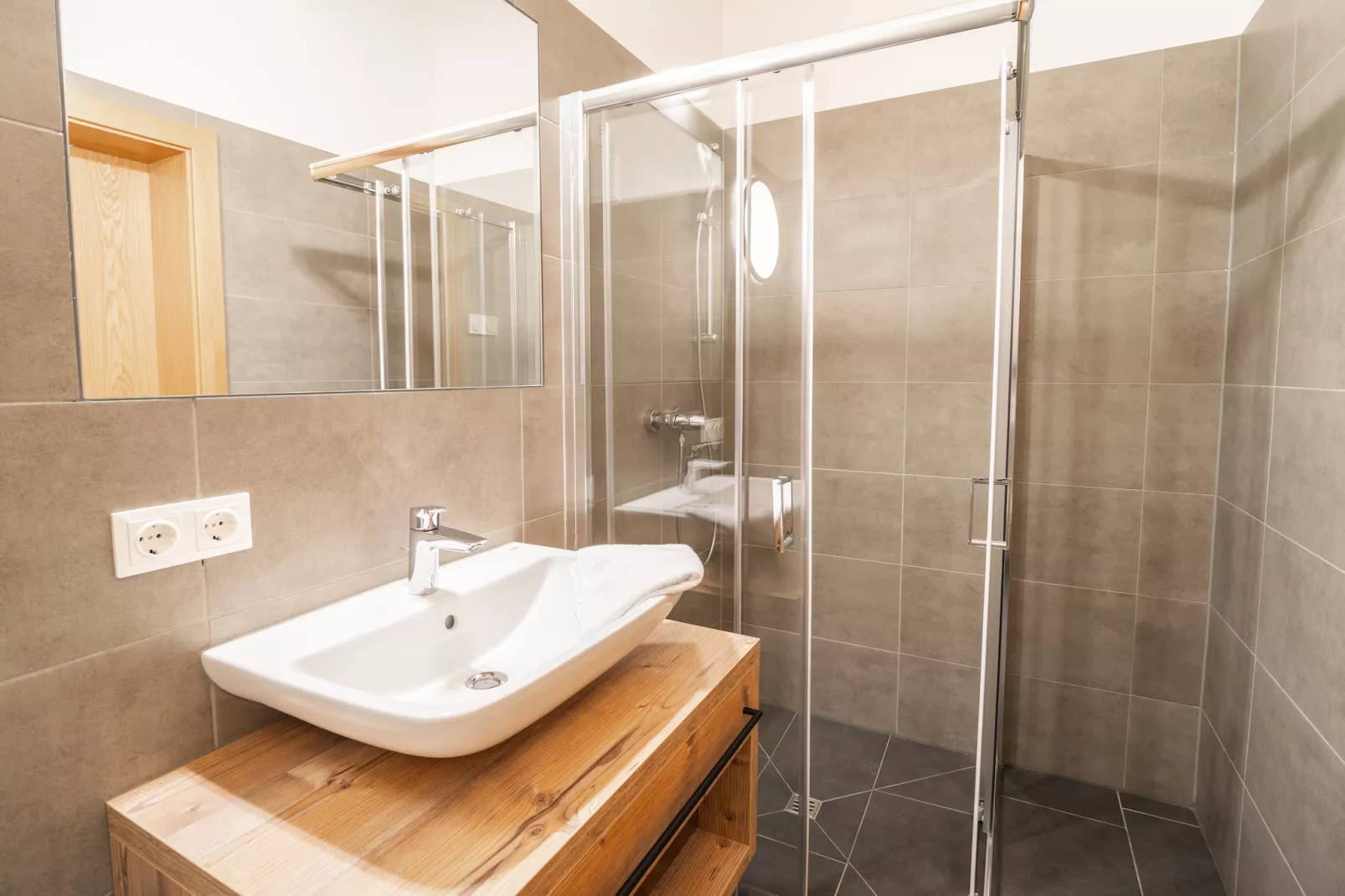 Penthouse Four-bedroom Apartment – KA4P-Badkamer