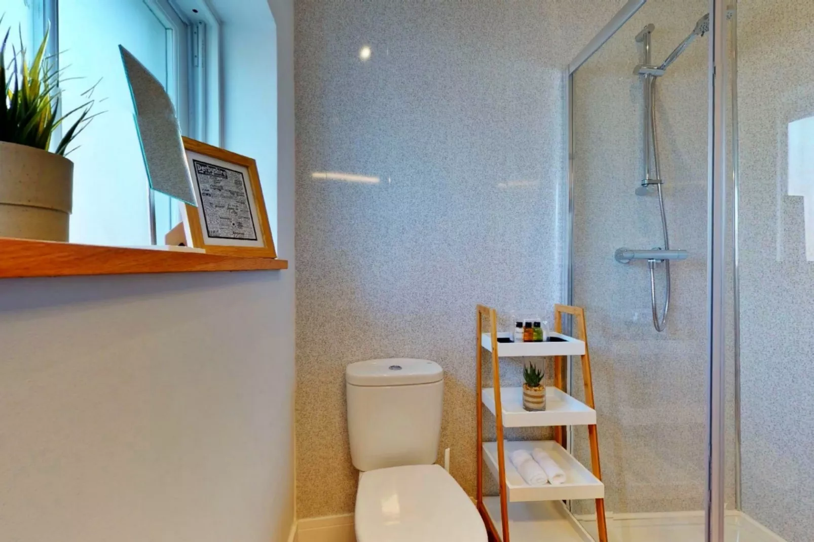 Peak Dale Apartment-Badkamer