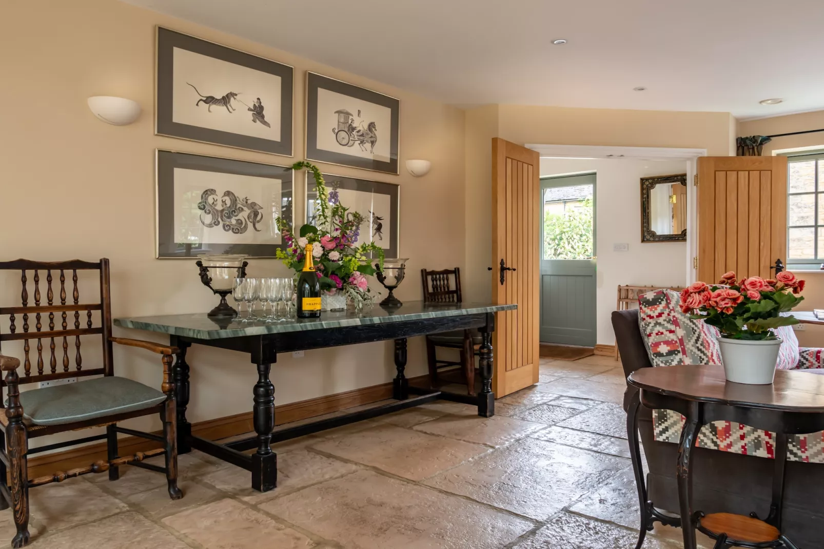 Ryeworth Cottage-Eetkamer