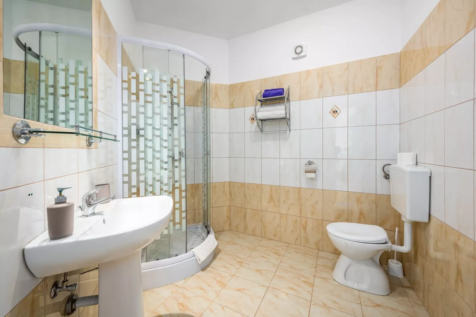 Lara 7 - Shared Pool, Sauna, Jacuzzi-Badkamer
