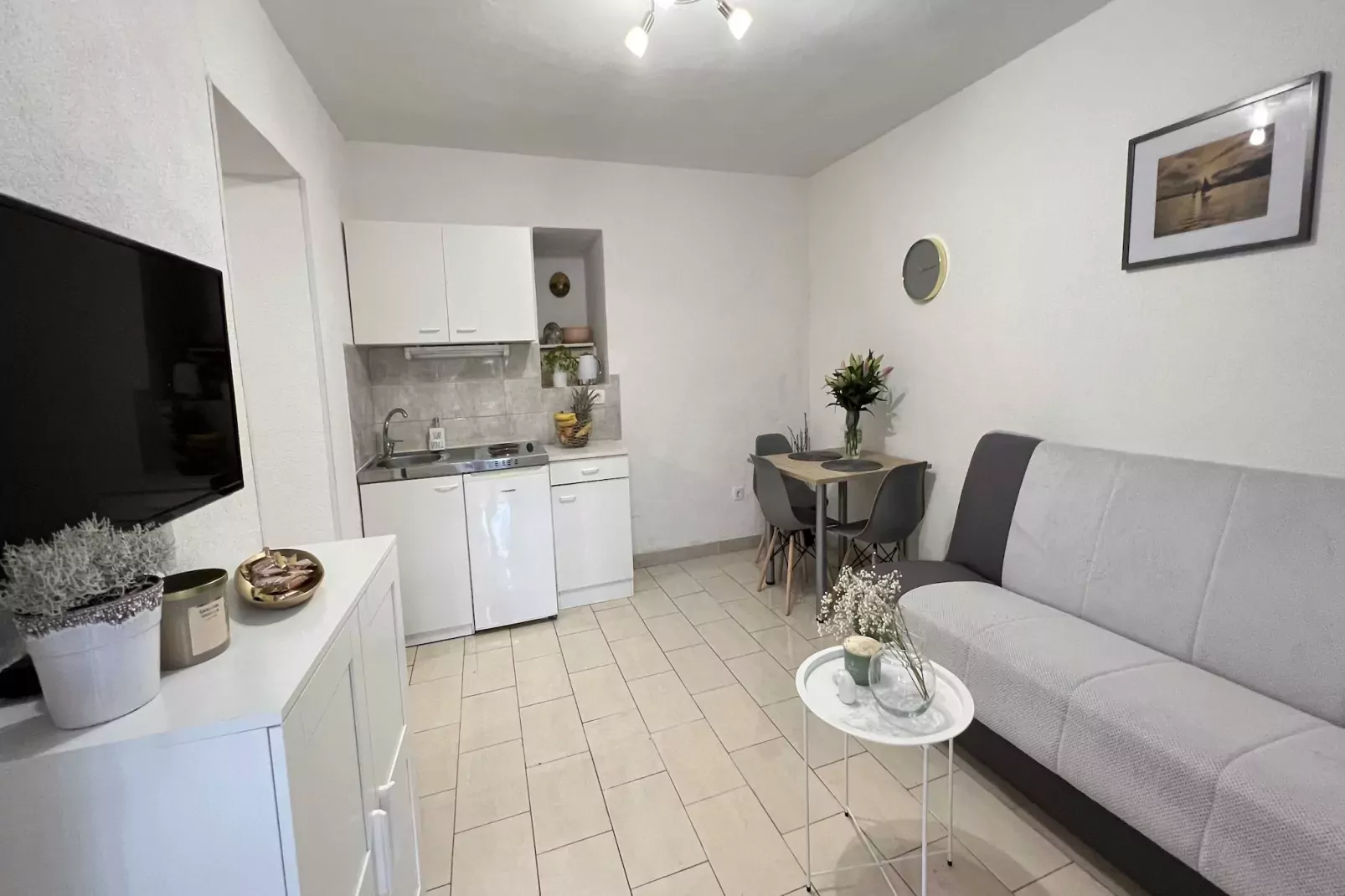 Apartmani Vela Makarska - Studio With Garden View-Keuken