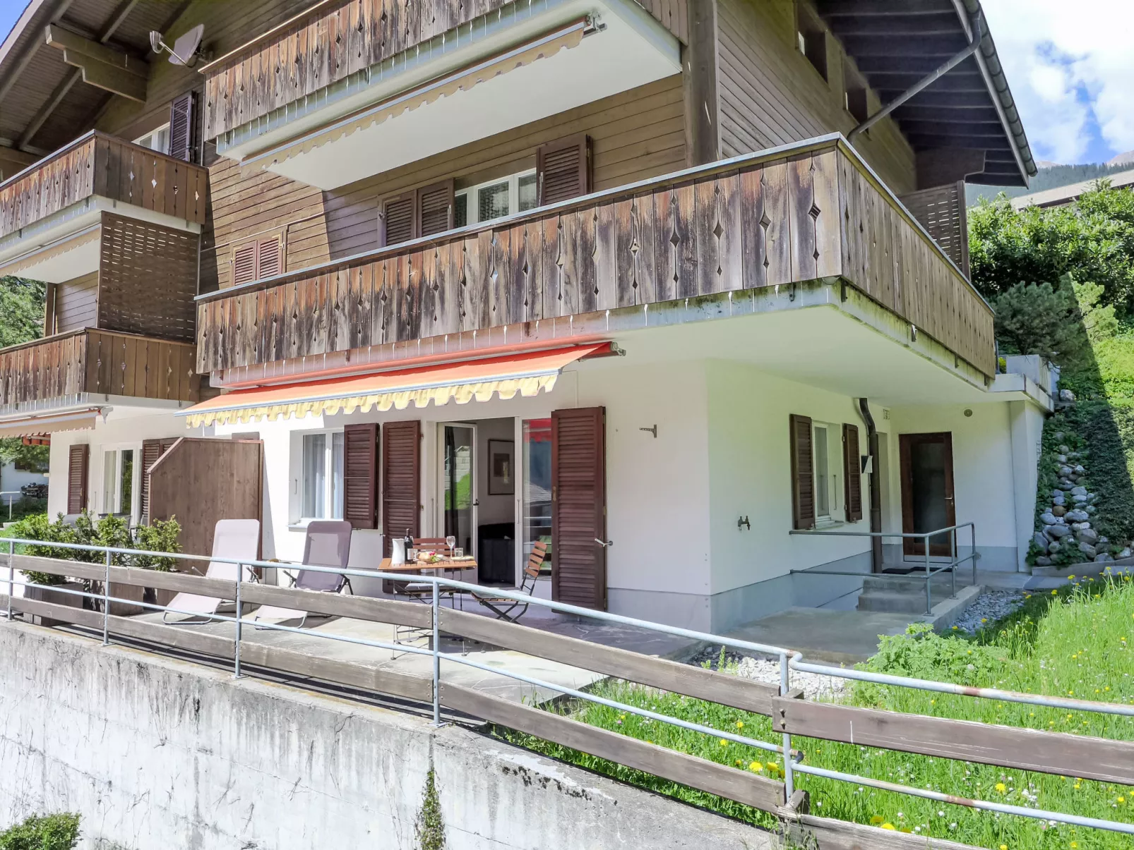 Chalet Almis-Bödeli-Buiten