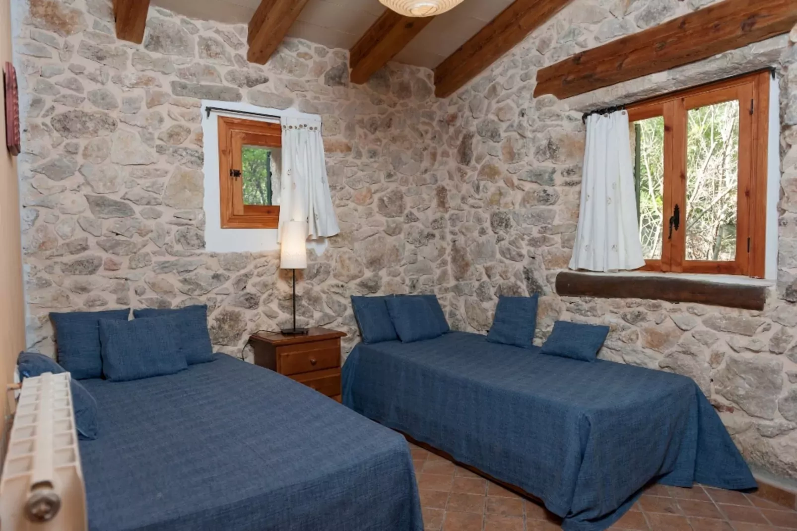 Casa De Piedra - Buitenkant zomer