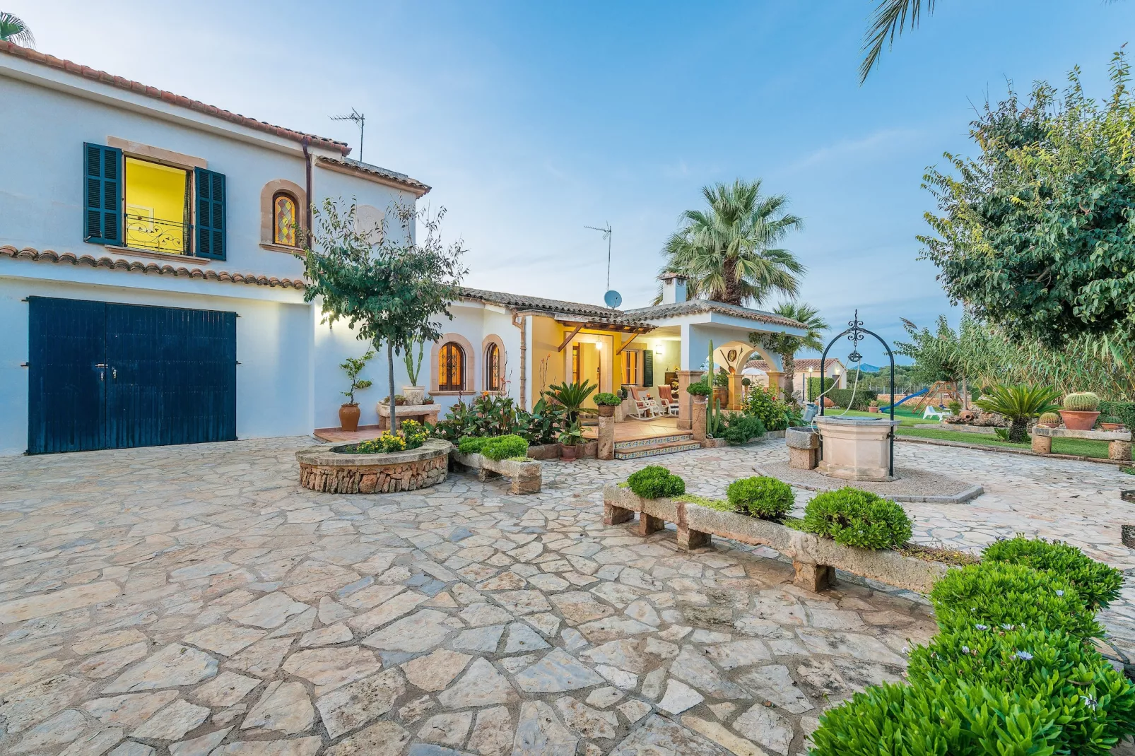 Santa Eulalia Petit-Buitenkant zomer