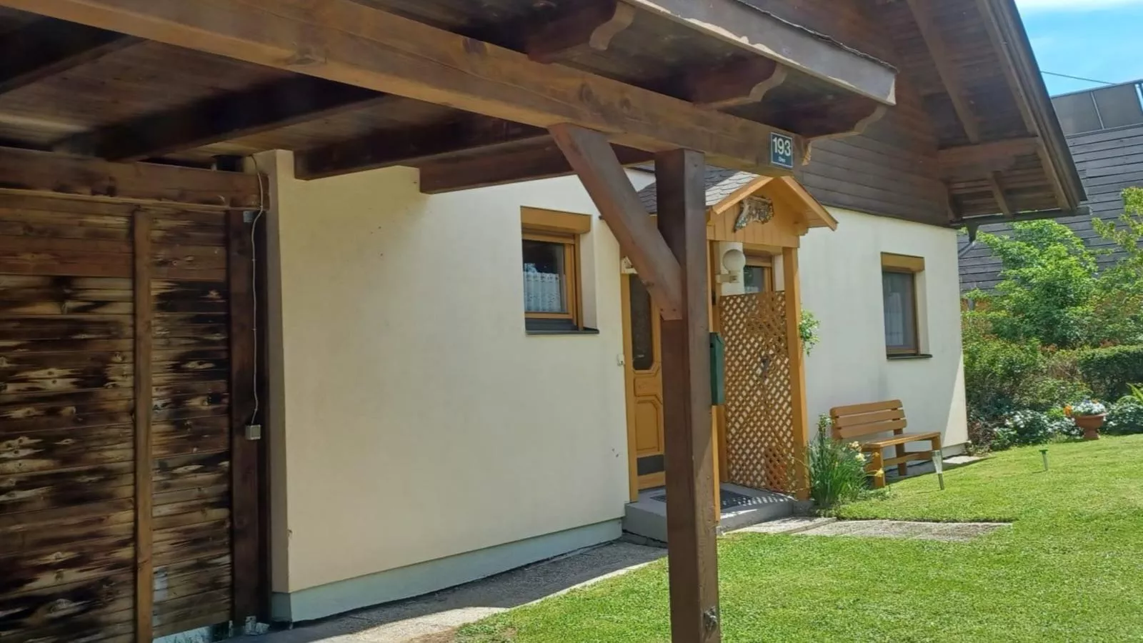 Landhaus zur Sonne-Buitenkant zomer