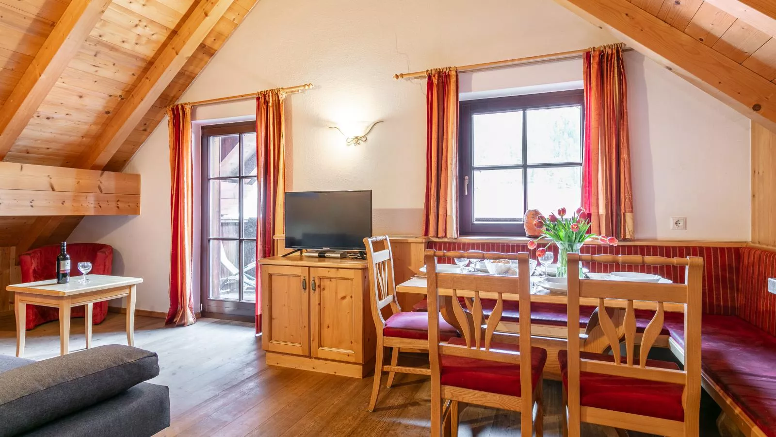 Schweizerhof Apfelrose-Eetkamer