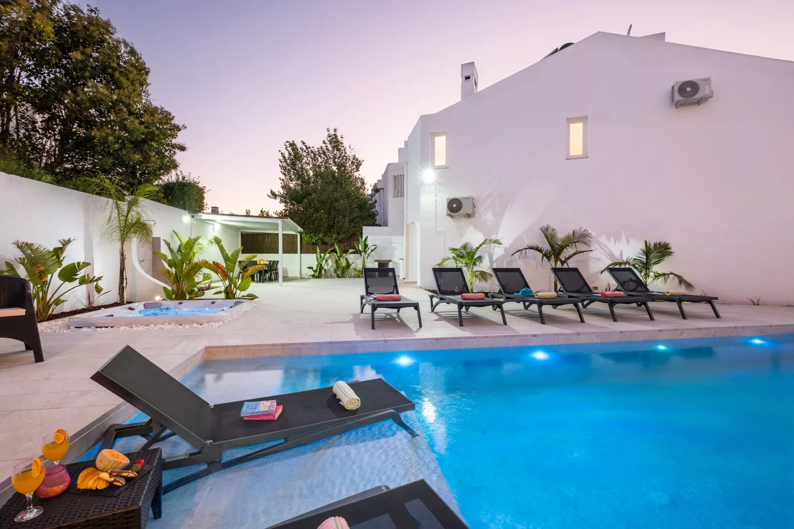 Villa Paradisius-Zwembad