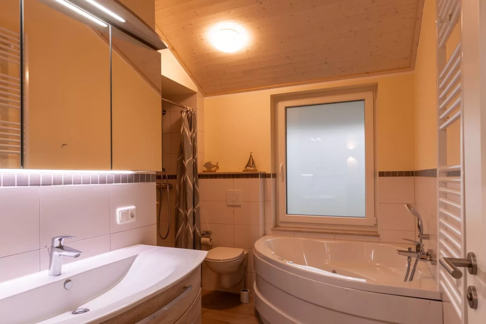 FH Seeschwalbe 331-Badkamer