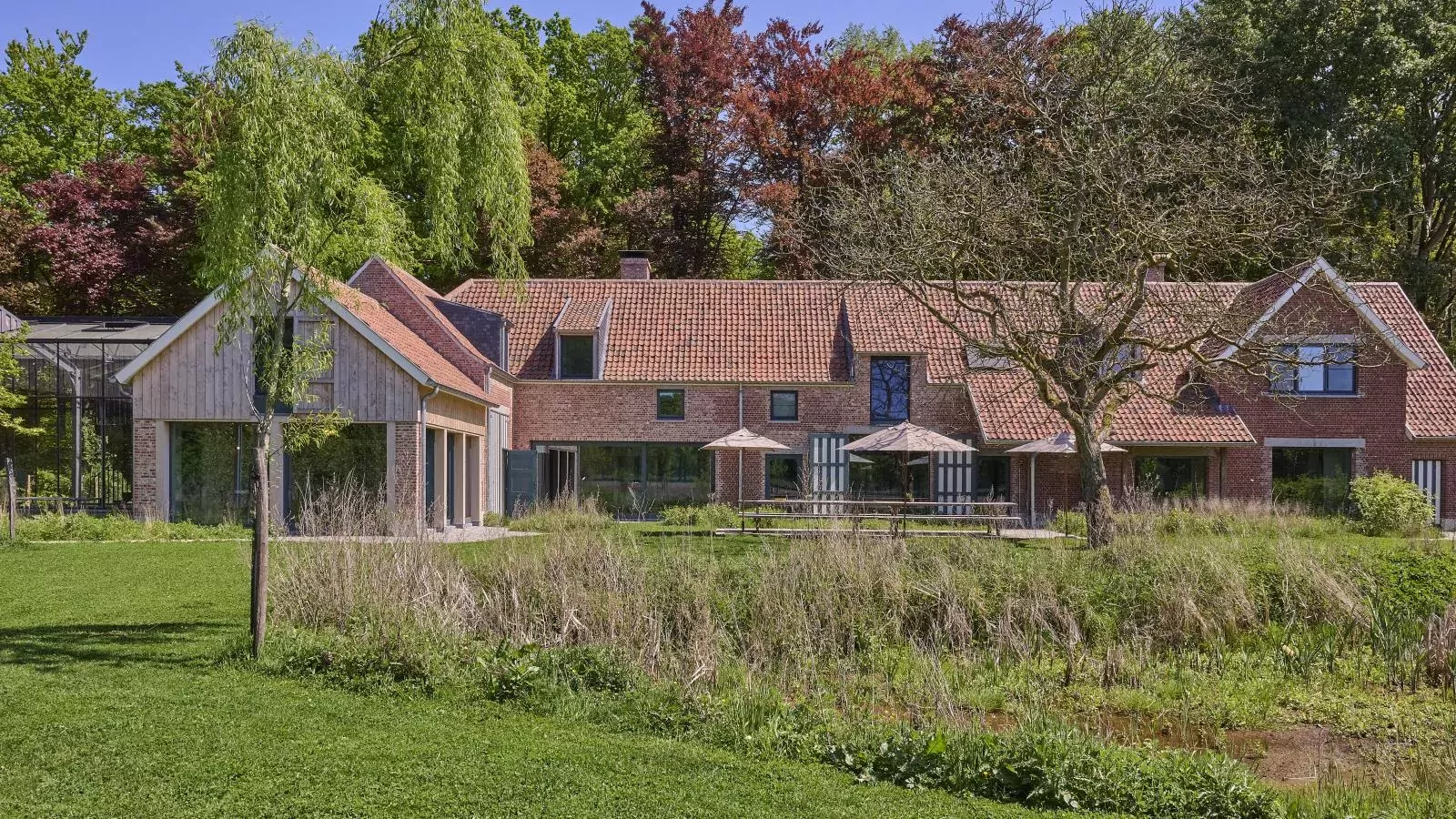 Villa Lactea-Tuinen zomer