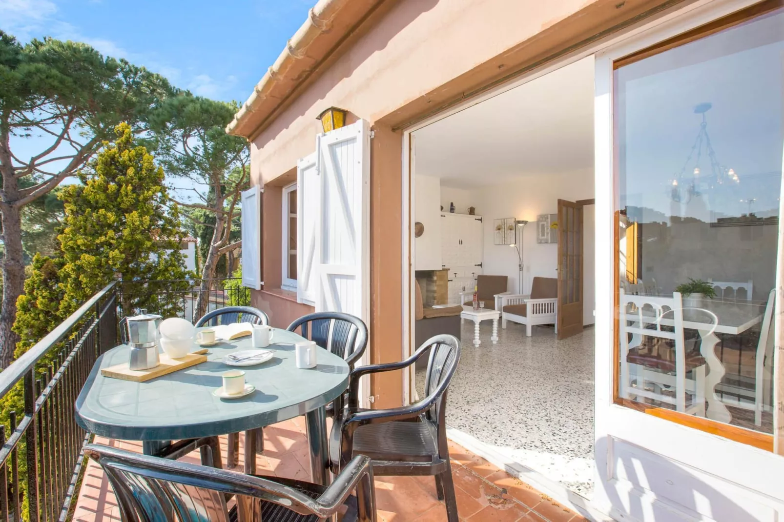Can Benet 1º-Terrasbalkon