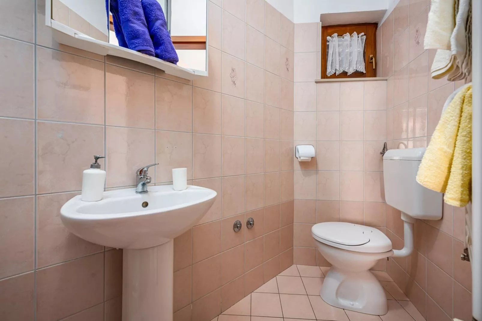Lara 1 - Shared Pool, Sauna, Jacuzzi-Badkamer