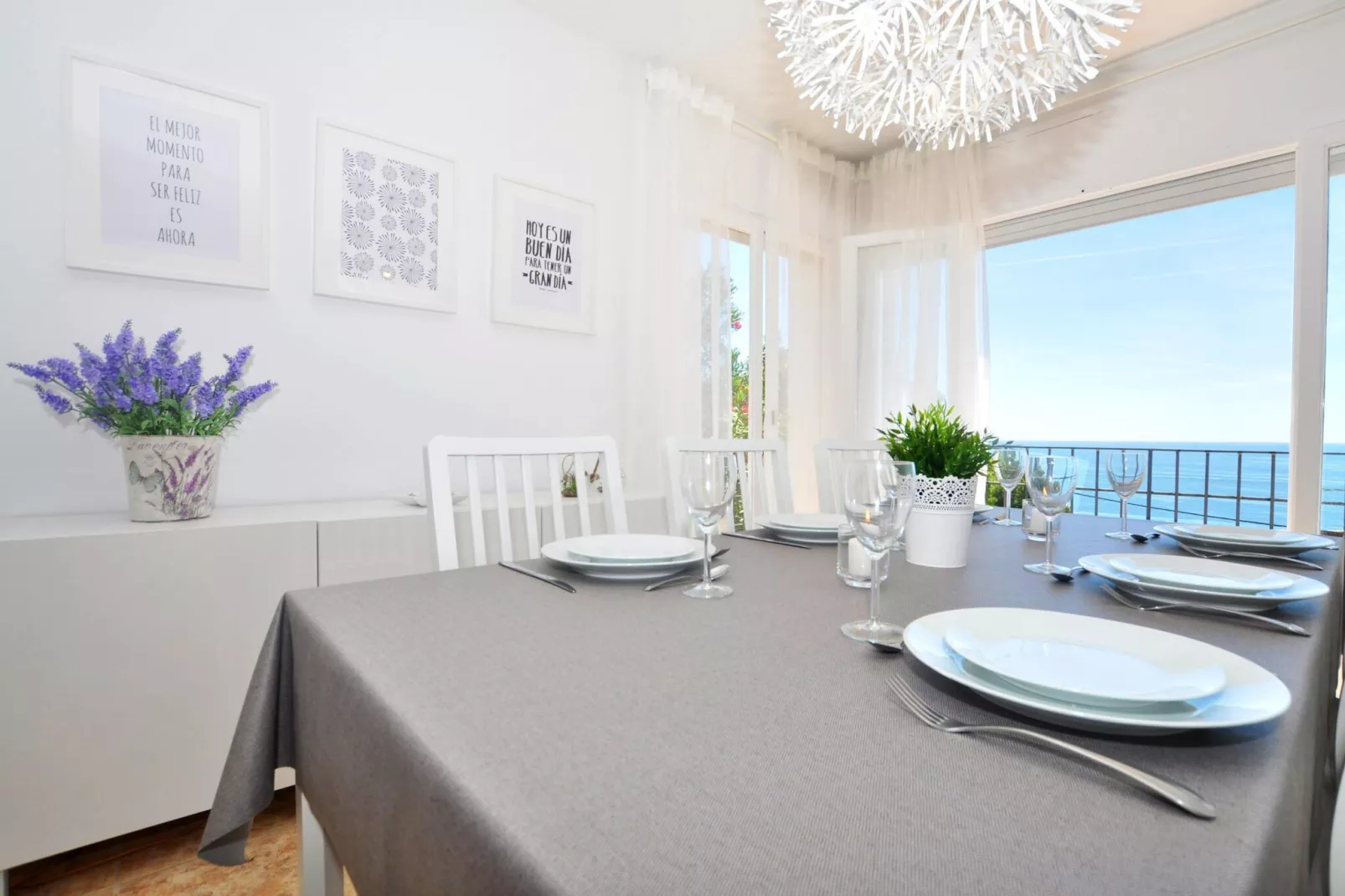 1172 CANYELLES vista Mar-Eetkamer