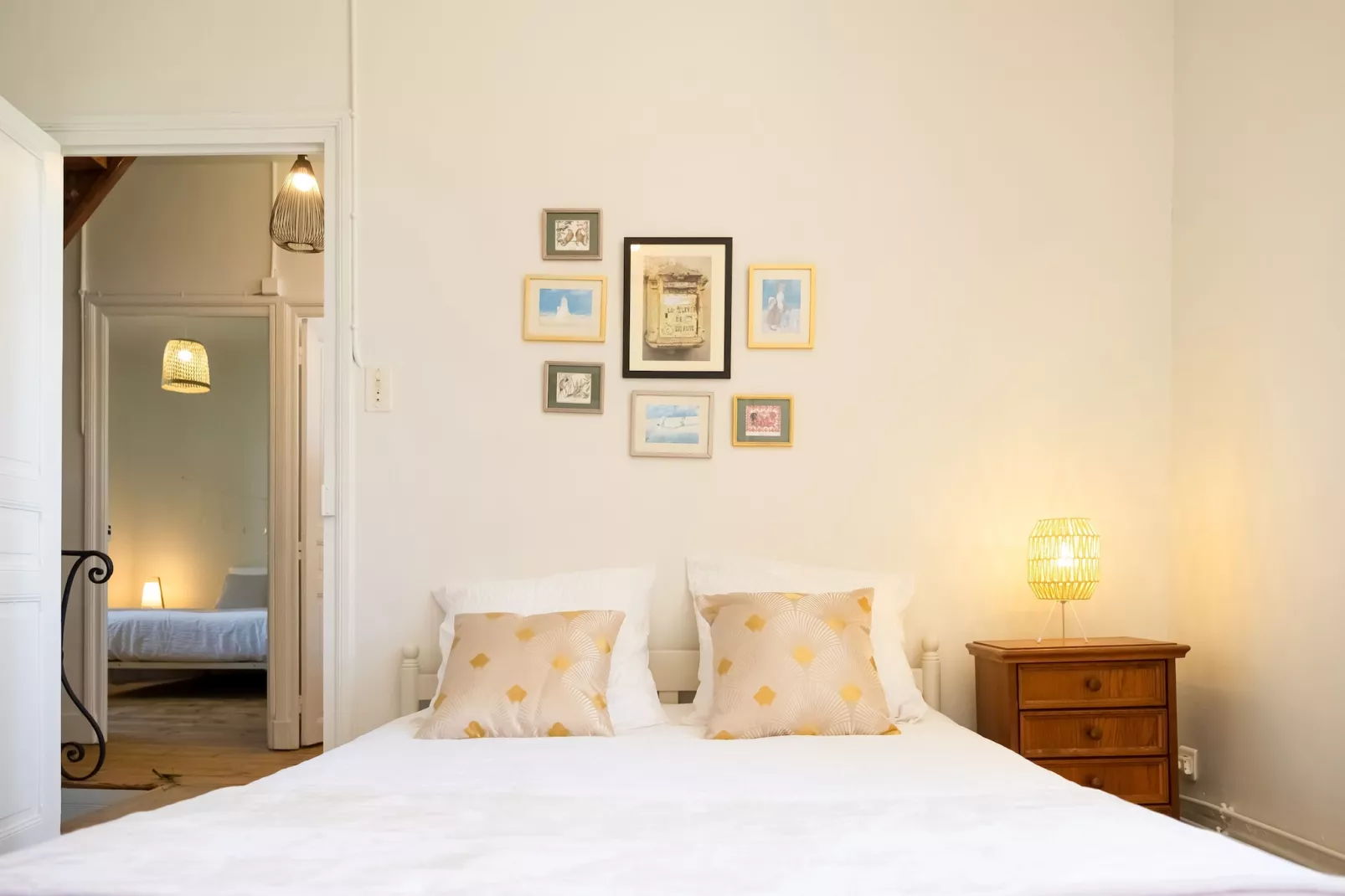 Maison de charme avec piscine à Coubejours-Slaapkamer