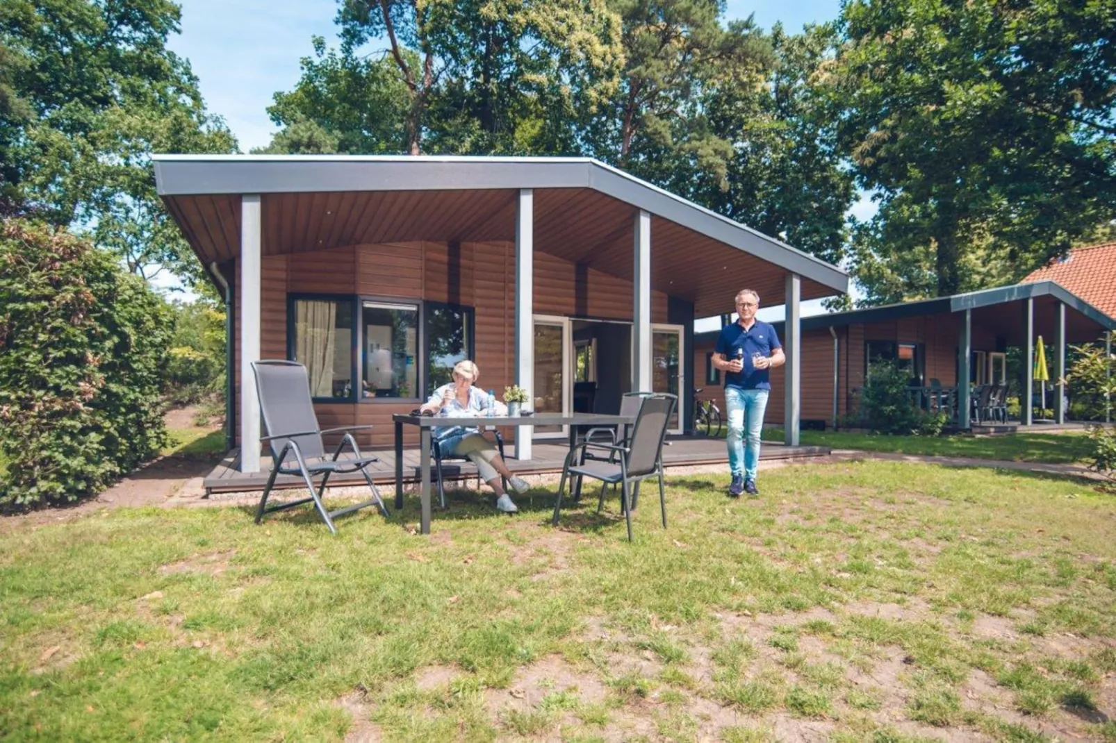 Patio Bungalow Chalet | 2 - 6 people-Tuinen zomer