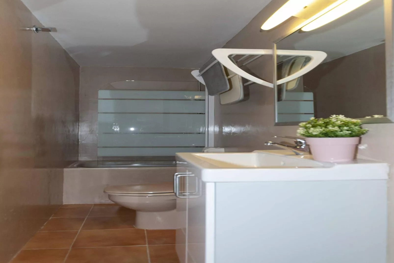 1205 JARDINS con PISCINA-Badkamer