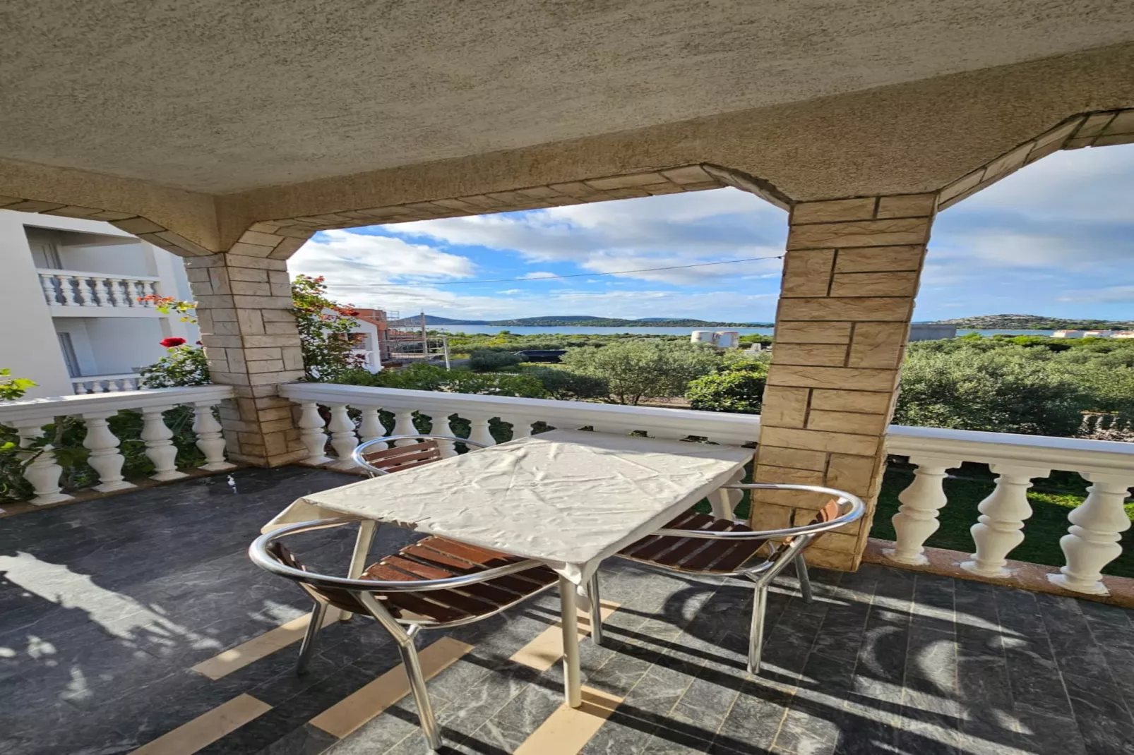 Apartments Nestor - studio apartment A2-Terrasbalkon