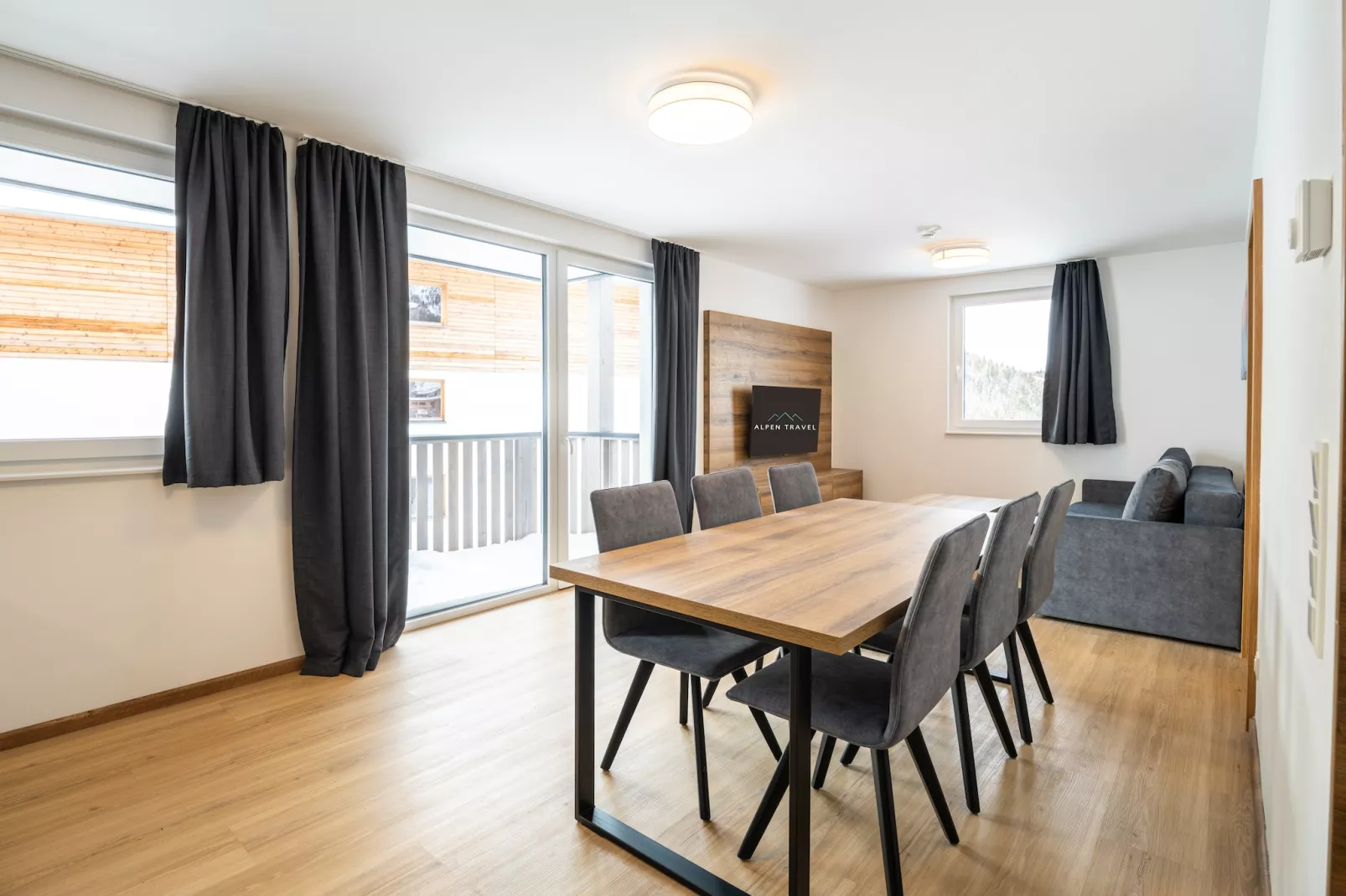 Superior Two-bedroom Apartment – KA2S-Eetkamer