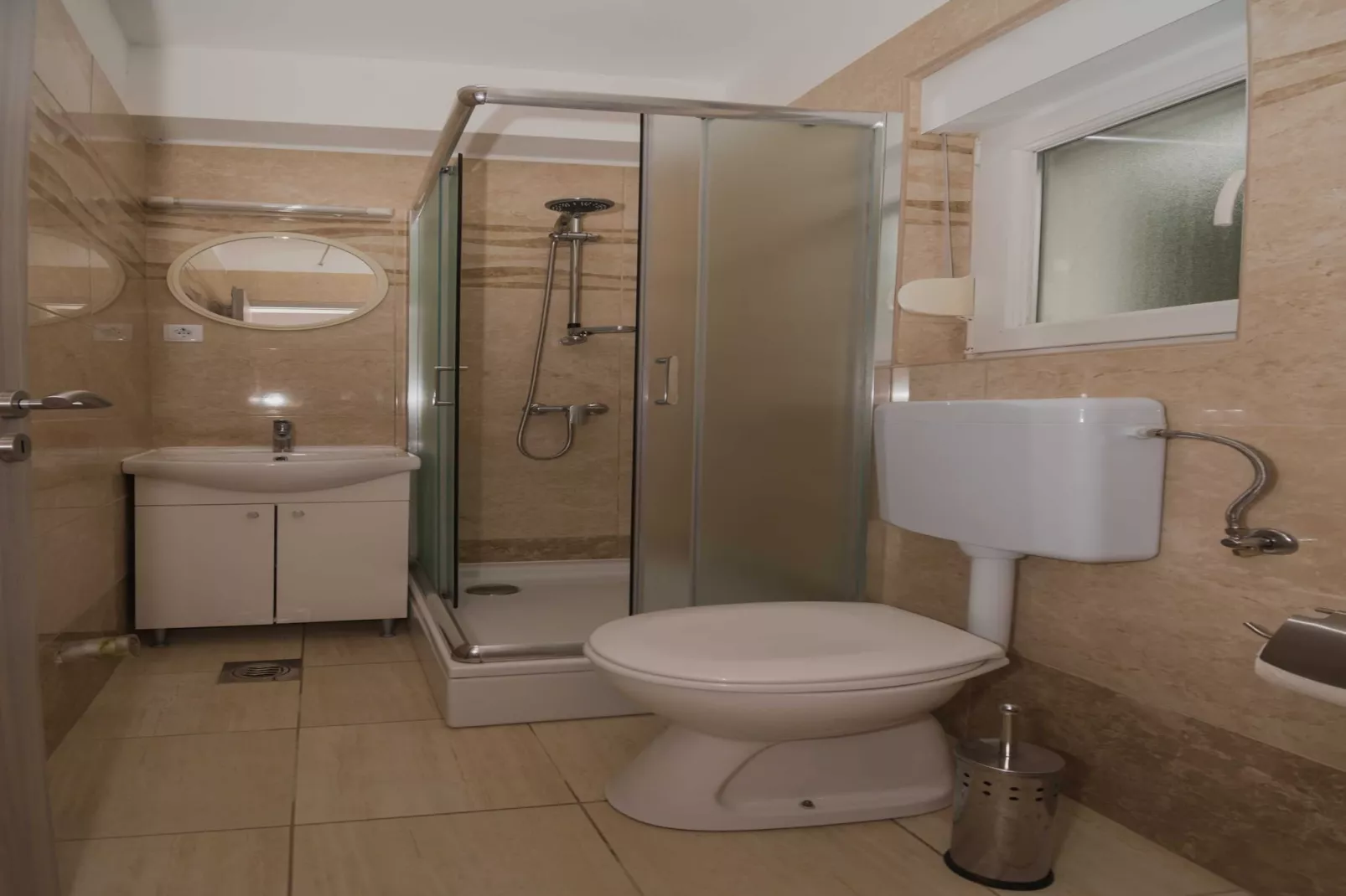 Apartment Lavanda - Four Bedroom Apartment with Hot tub and Terrace-Badkamer