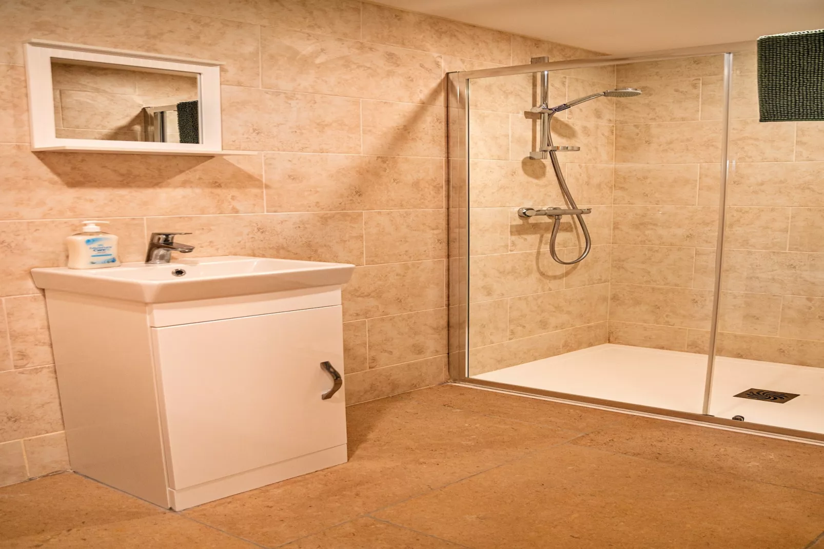 Little Rissington - Barn Six-Badkamer