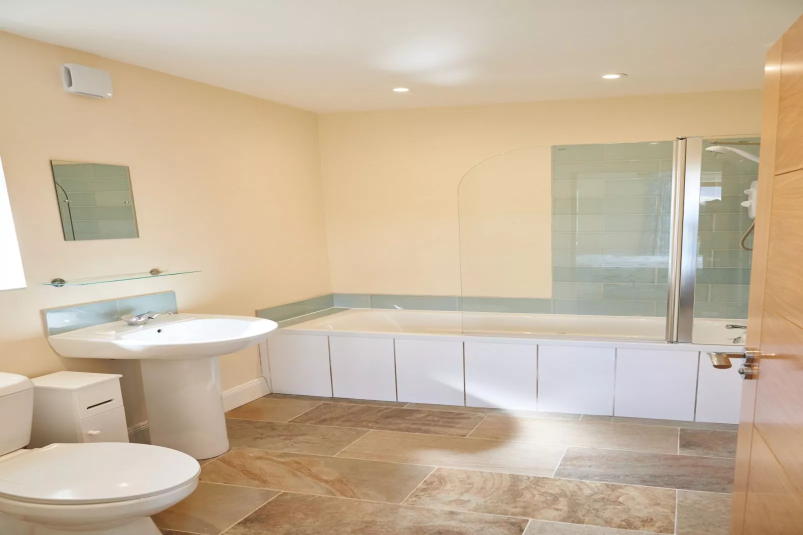 Quail's Nest Cottage-Badkamer