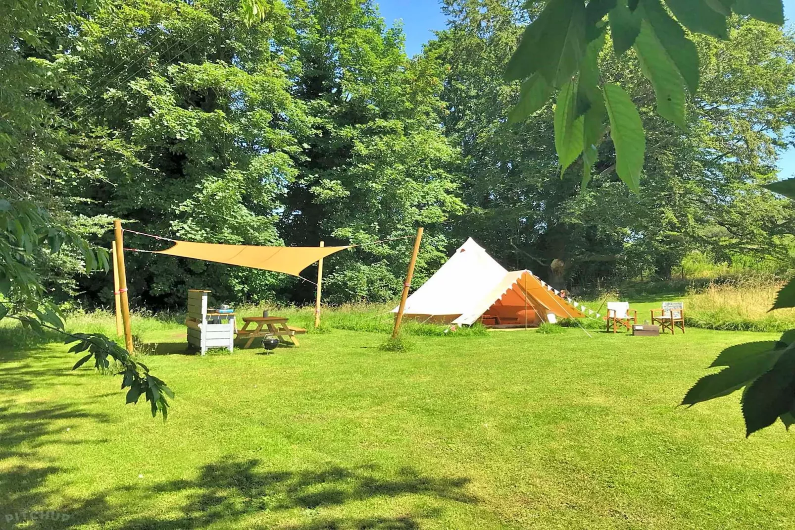 Lilypad Bell Tent-Buitenlucht