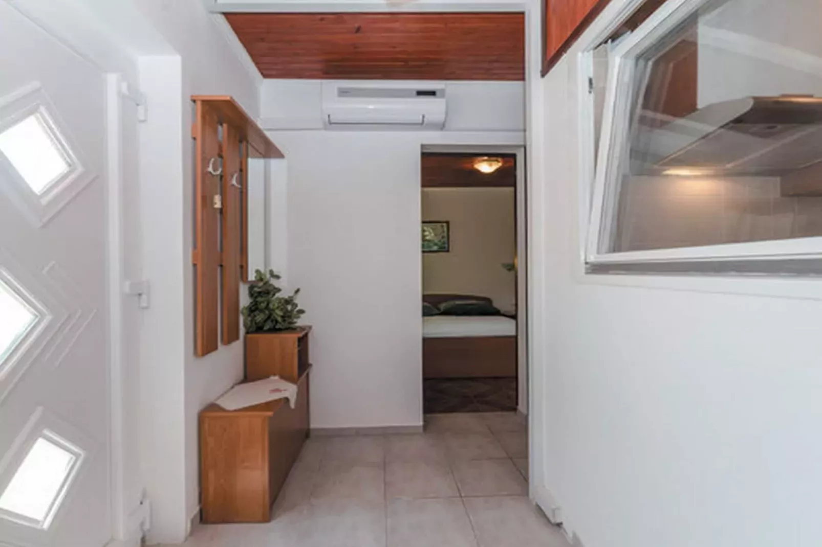 Charming One Bedroom Apartment Povljana - One Bedroom Apartment-Binnen