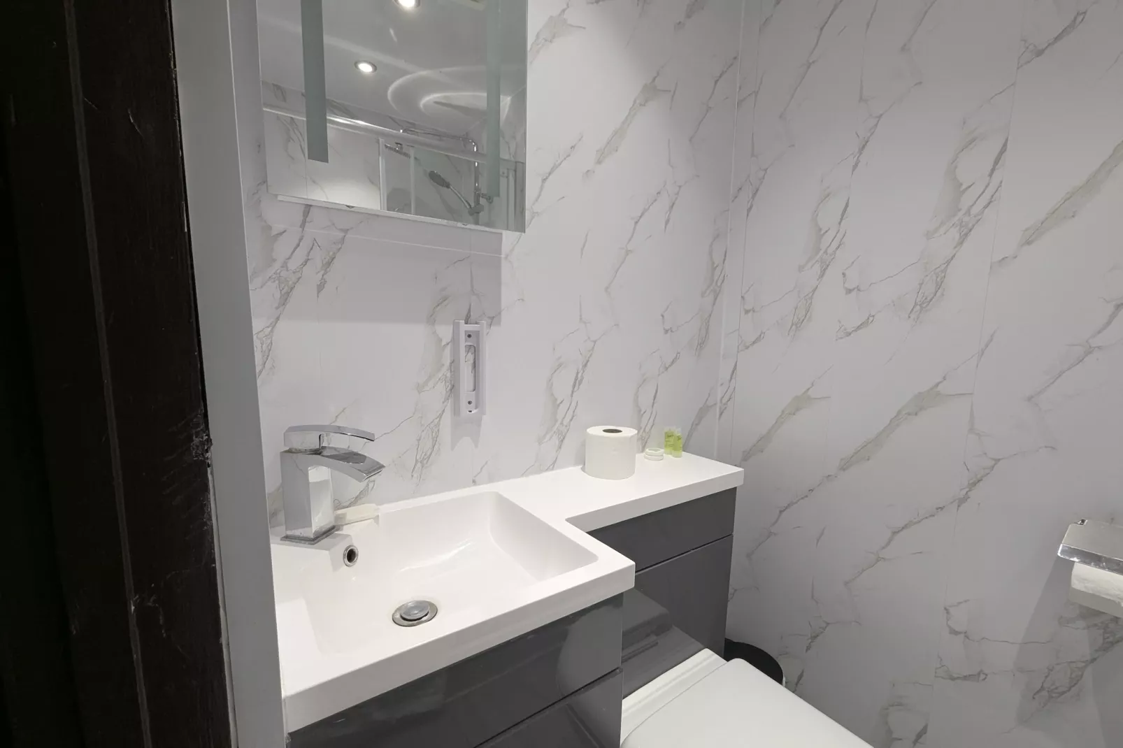 Firs lodge Sta twin-Badkamer