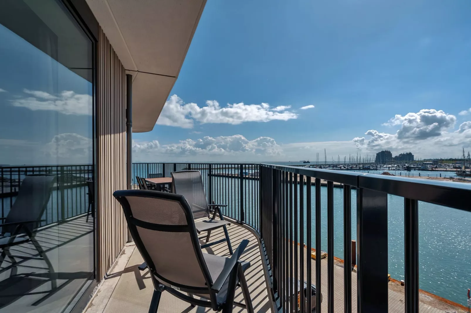 Breskens Apartments & Penthouses 10-Terrasbalkon