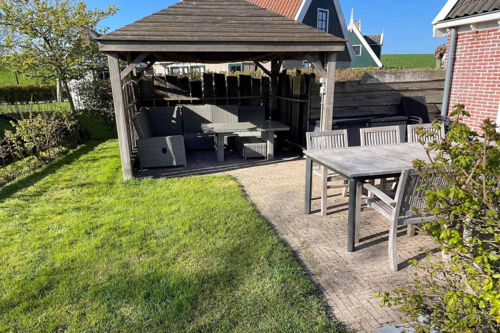 Recreatiepark Wiringherlant - Villa 14-Terrasbalkon
