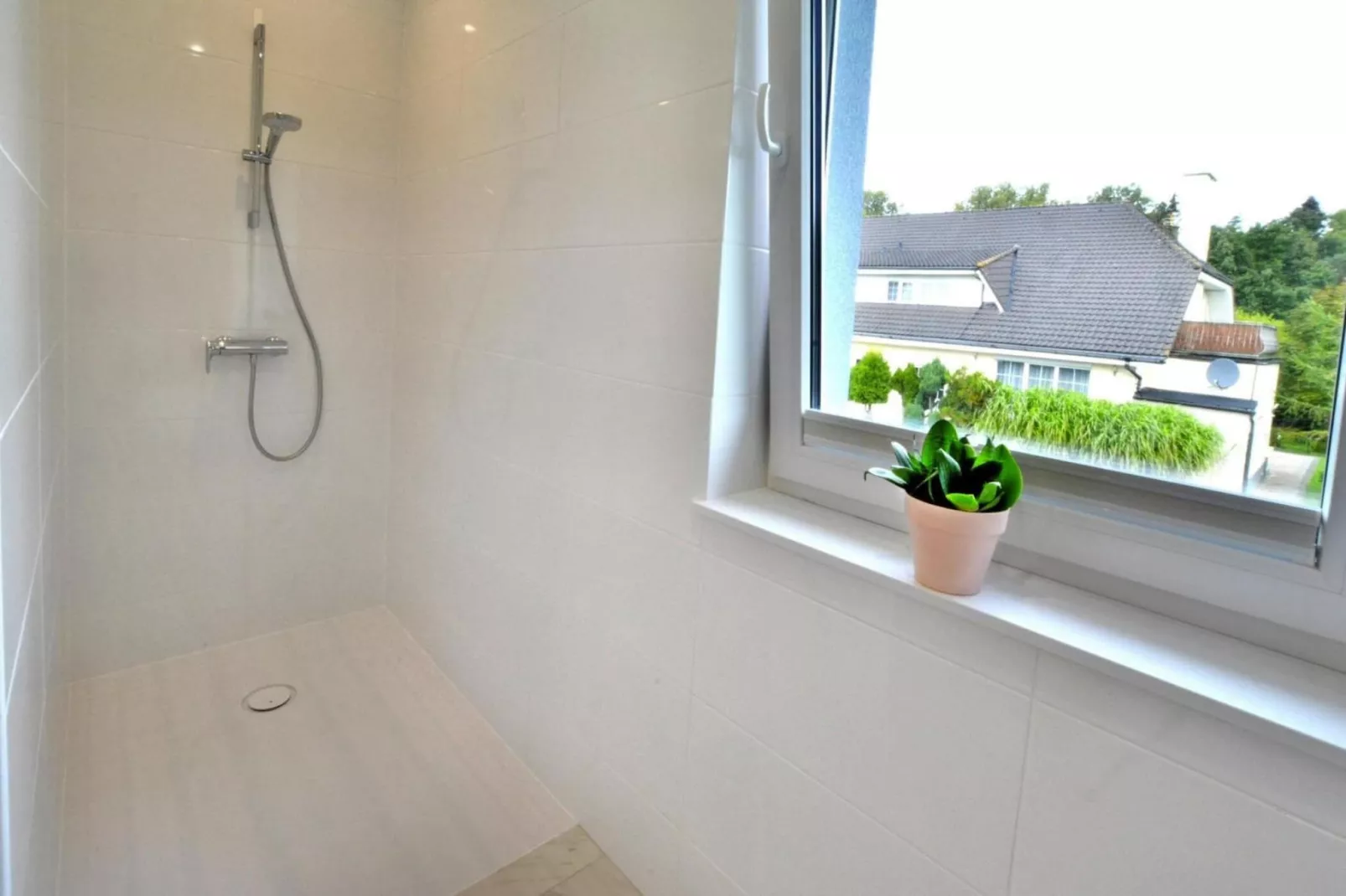 Dom wakacyjny w Mielenku dla 6 osób-Badkamer