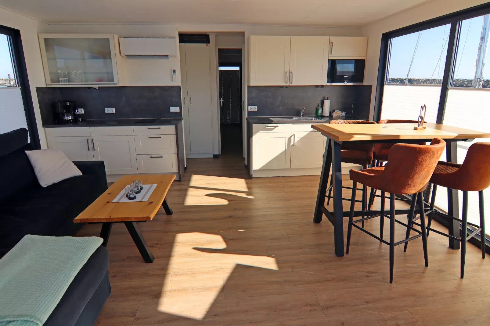 Hausboot Family & Friends mit Hund LP 10 / 1-2 Personen-Keuken