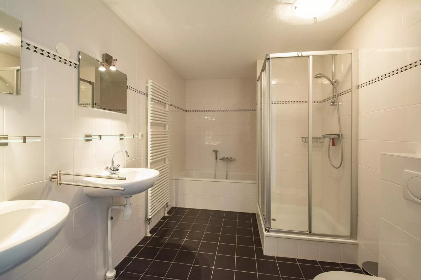 Strandleven 103-Badkamer