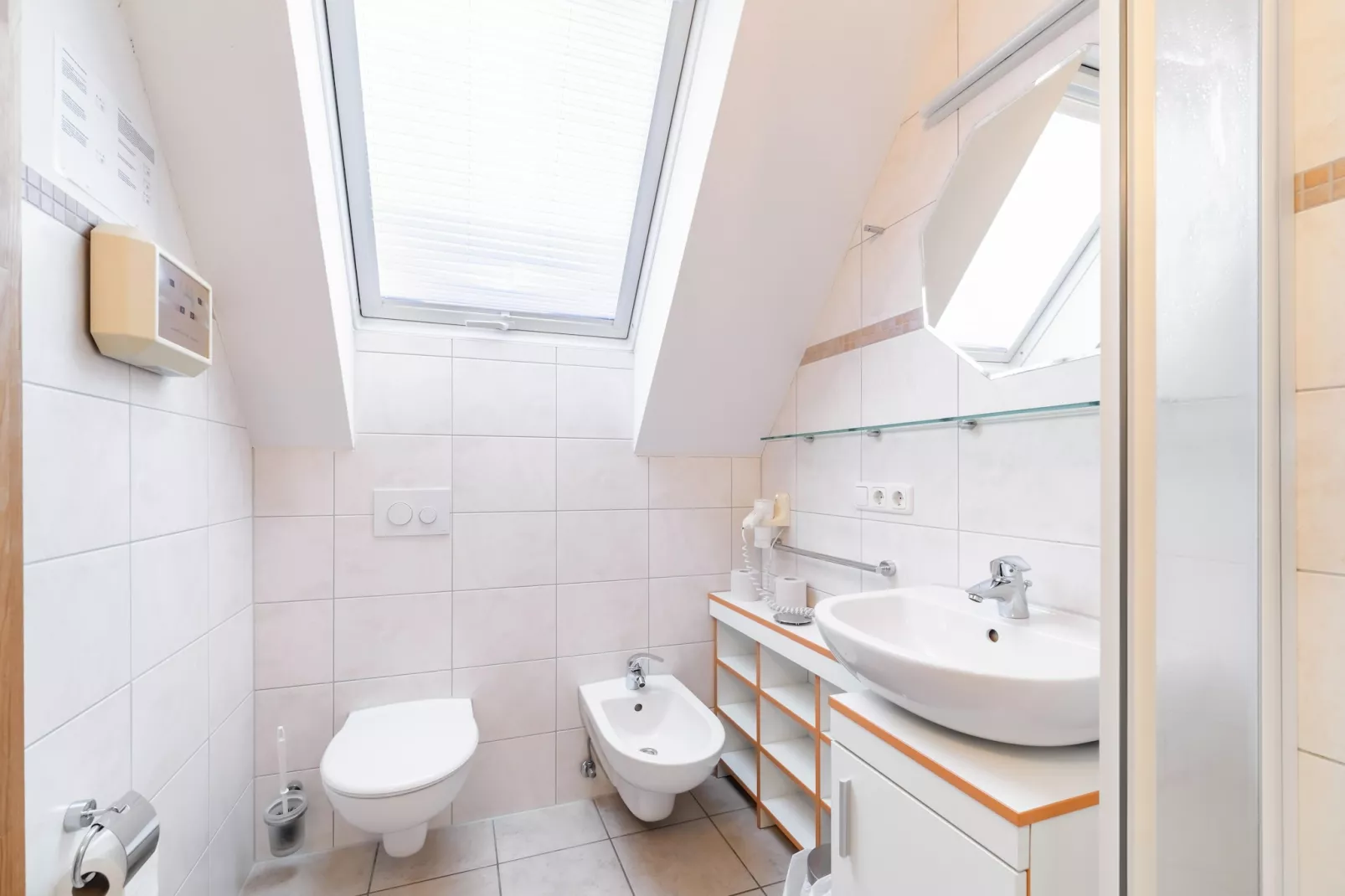 Kapitänsdeck 6 Pers 496-Badkamer