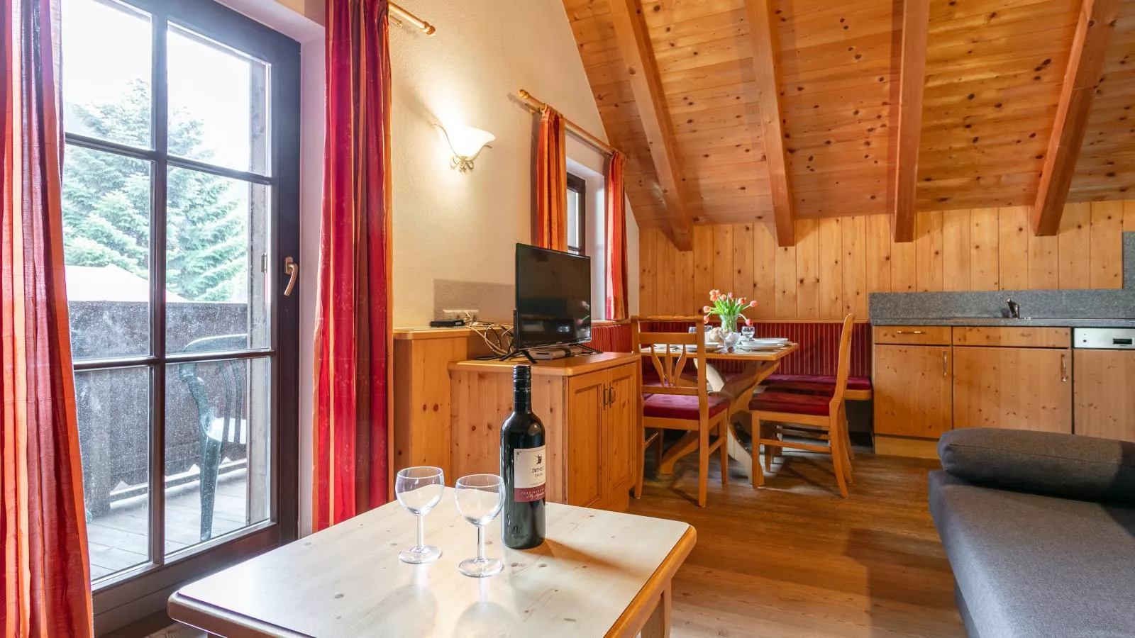 Schweizerhof Apfelrose-Eetkamer