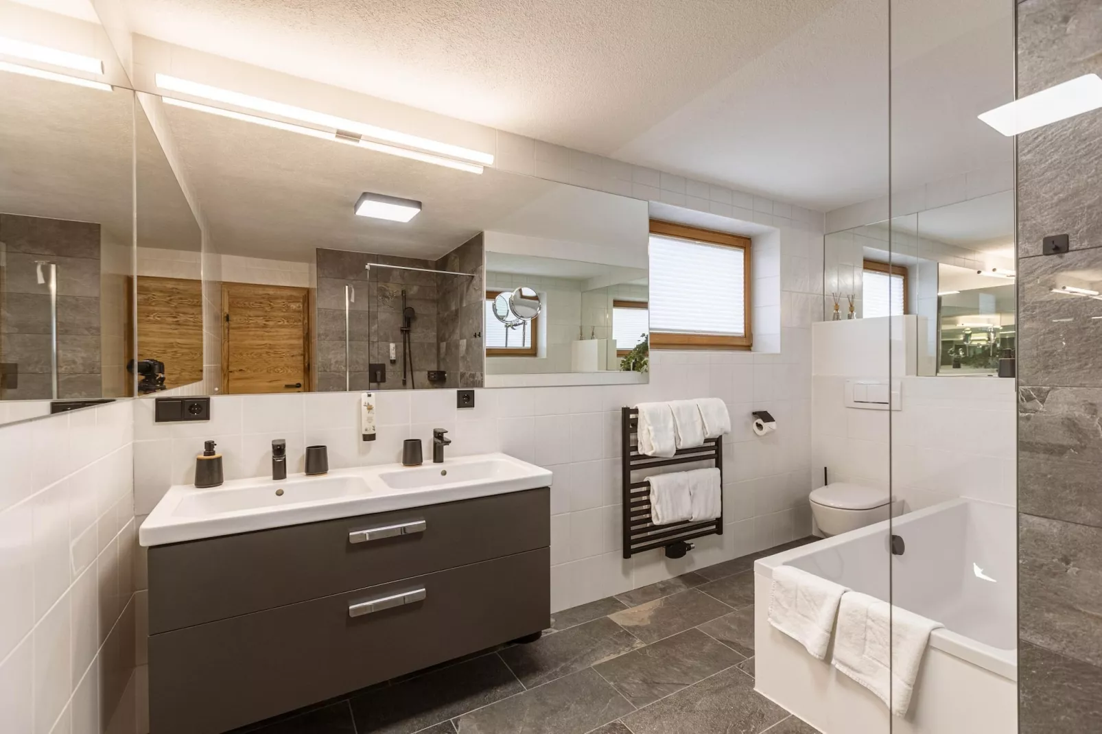 Zugspitz Suites Lermoos 6-Badkamer