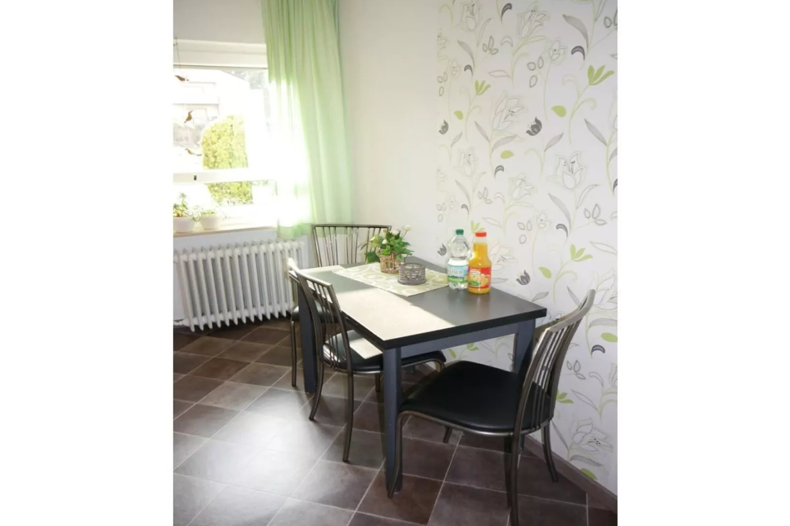 34662-Eetkamer