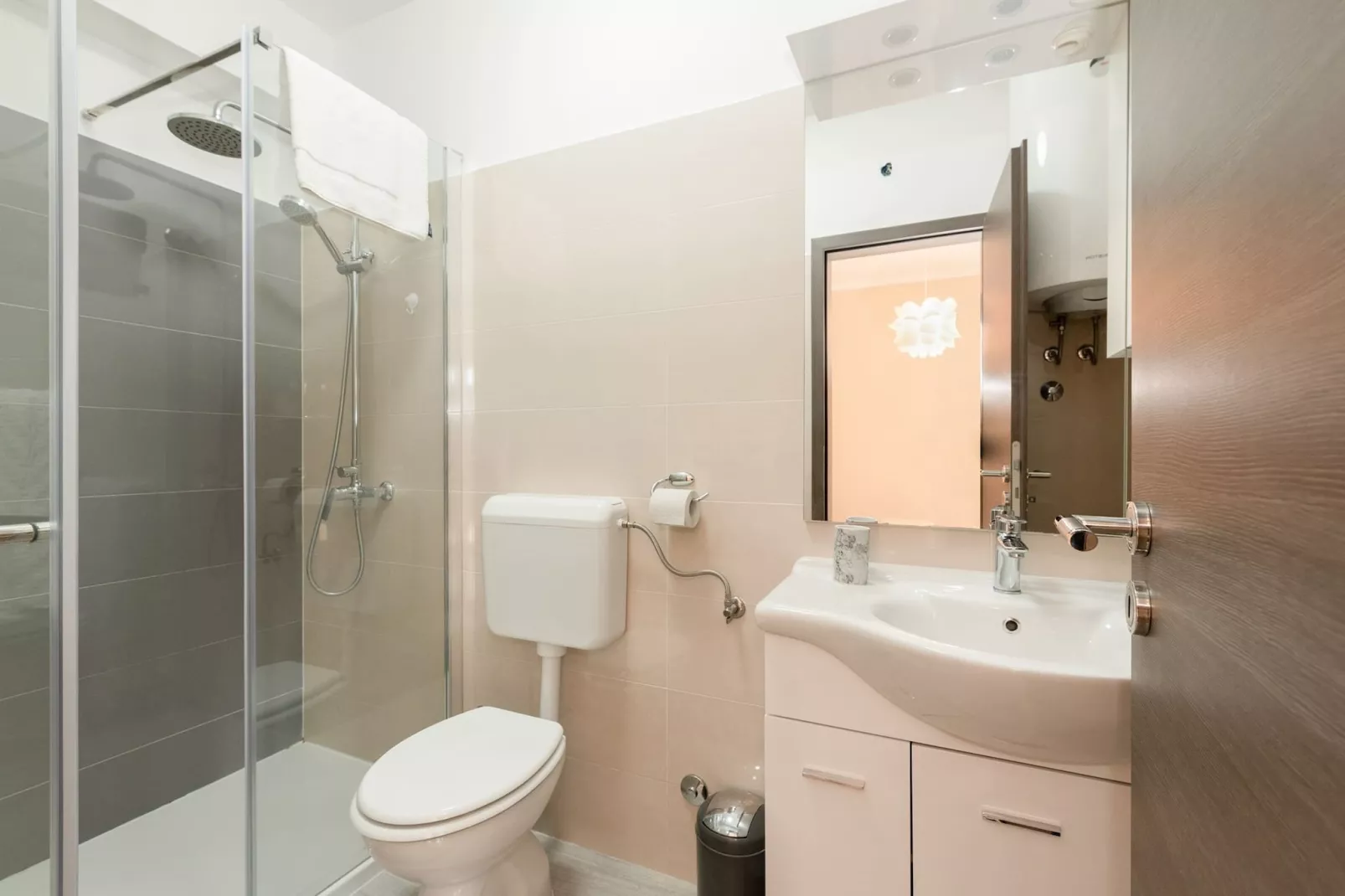 Holiday Home Alis with Sea View-Badkamer