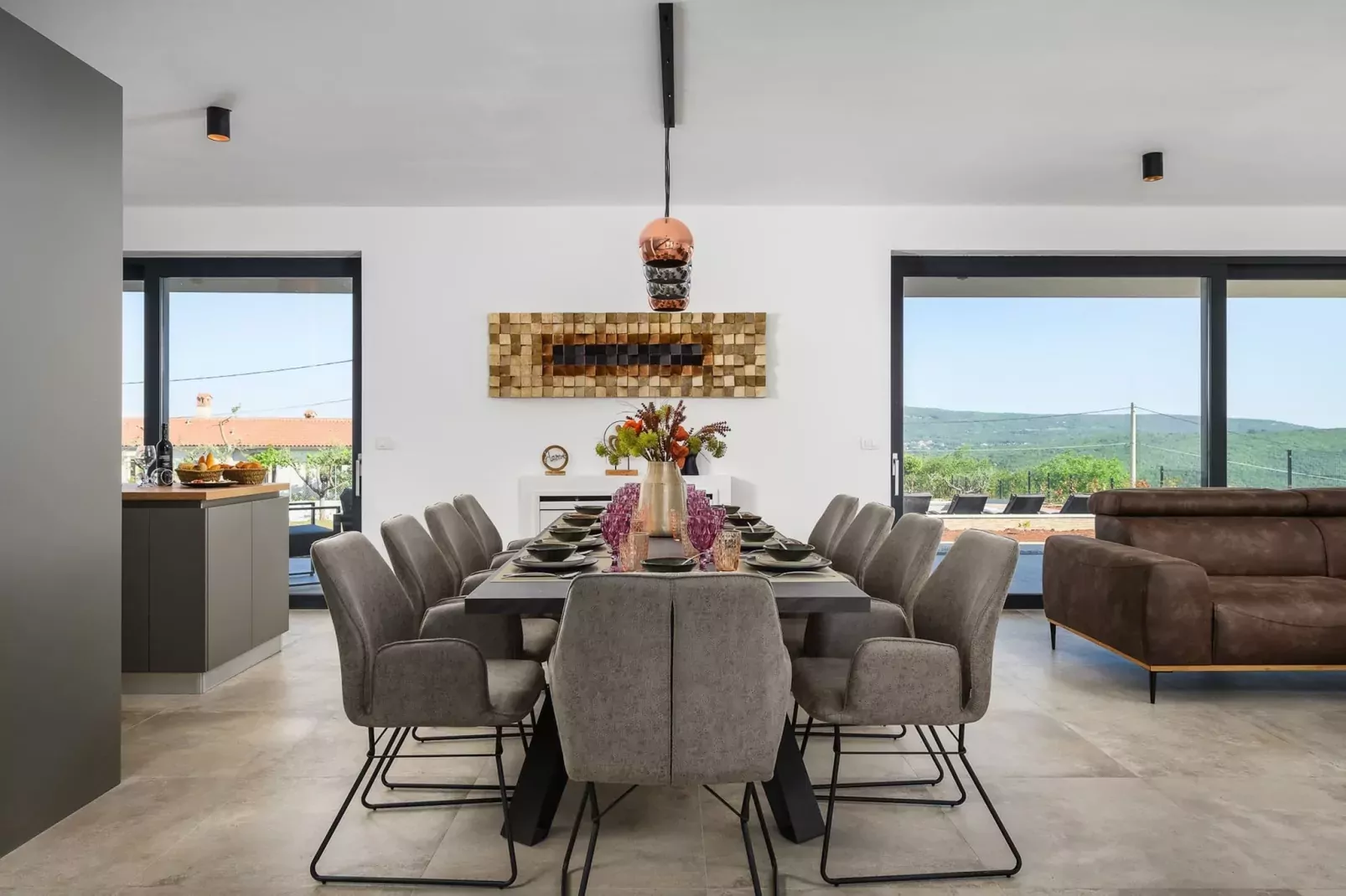 Villa de la Vie with Heated Swimming Pool-Eetkamer