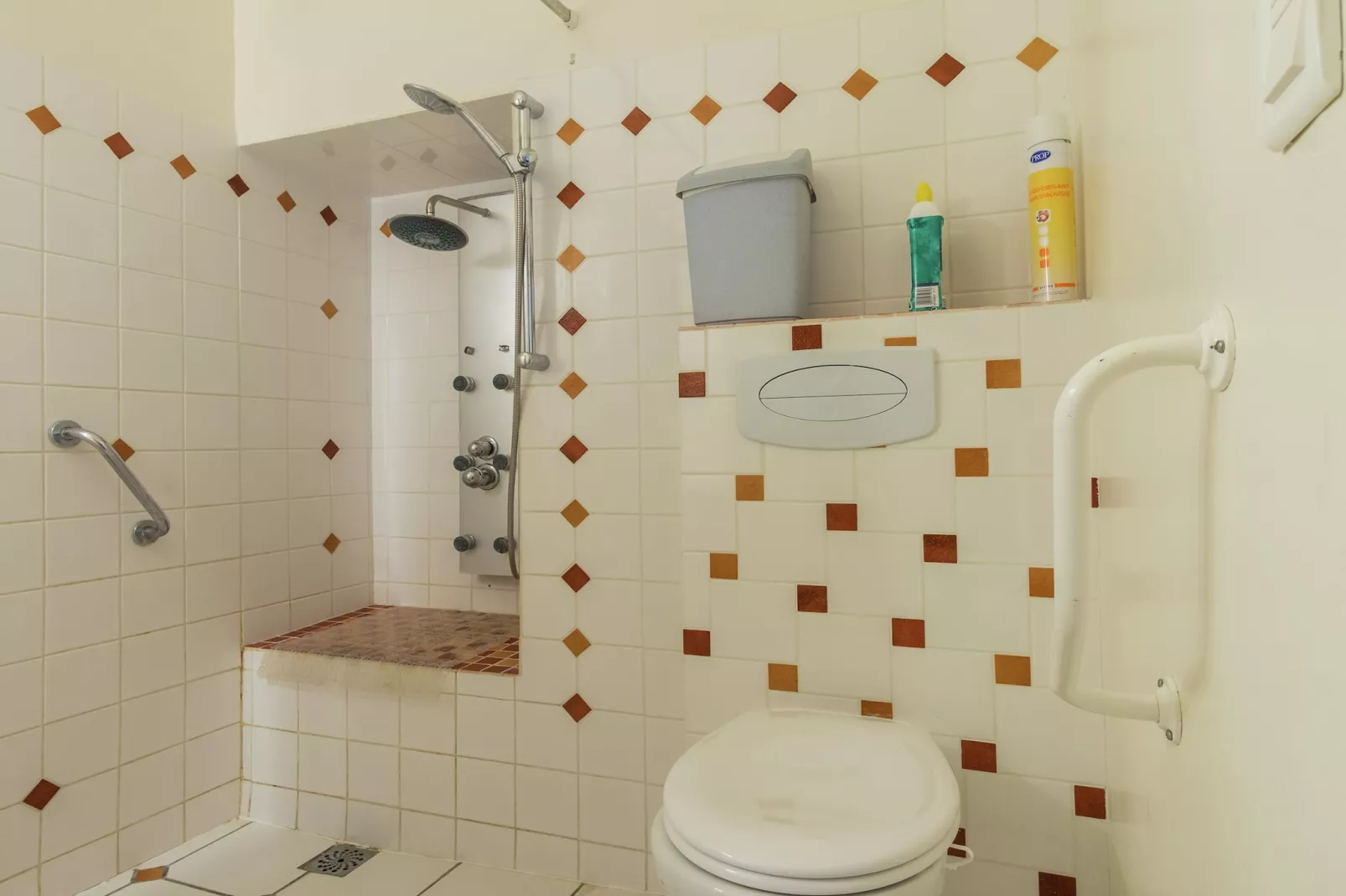 Gite 6 pers près de Châteauroux-Badkamer