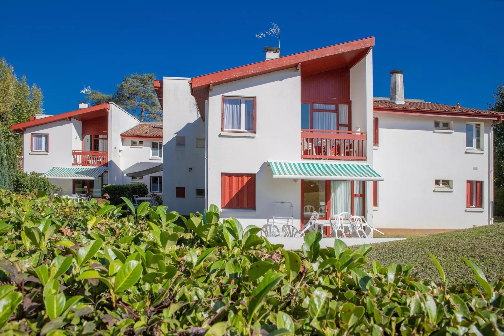 Saint-Jean-Pied-de-Port - Appartement 3 Pièces 6 Personnes 1  bébé-Uitzicht zomer