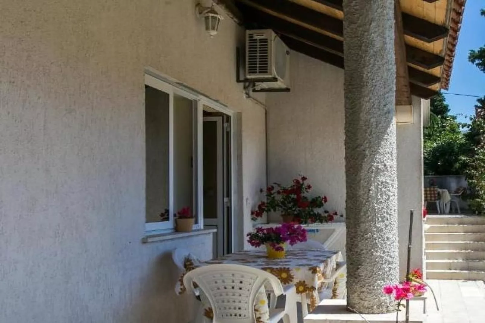 Apartments Elelu - Two-Bedroom Apartment with Terrace-Terras
