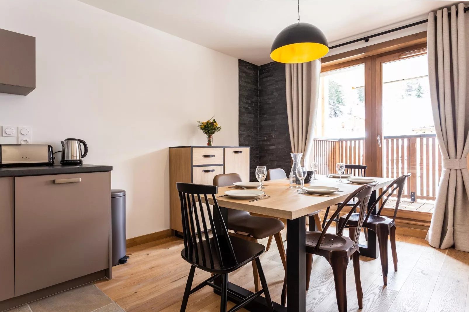 Le Diamant des Neiges-A26P-Eetkamer