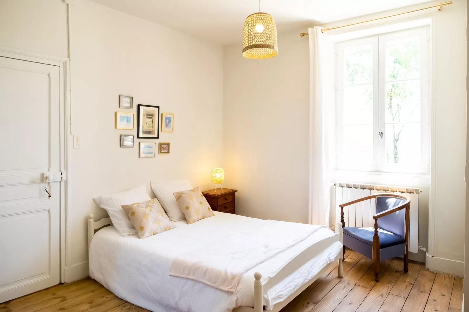 Maison de charme avec piscine à Coubejours-Slaapkamer