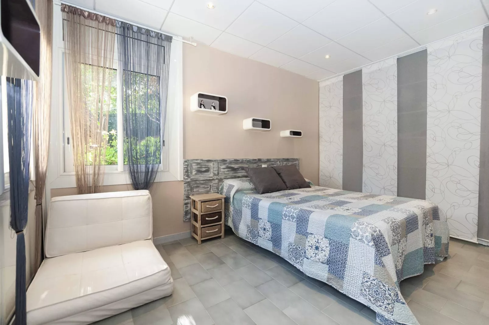 1233 VILA NEUS con piscina-Slaapkamer