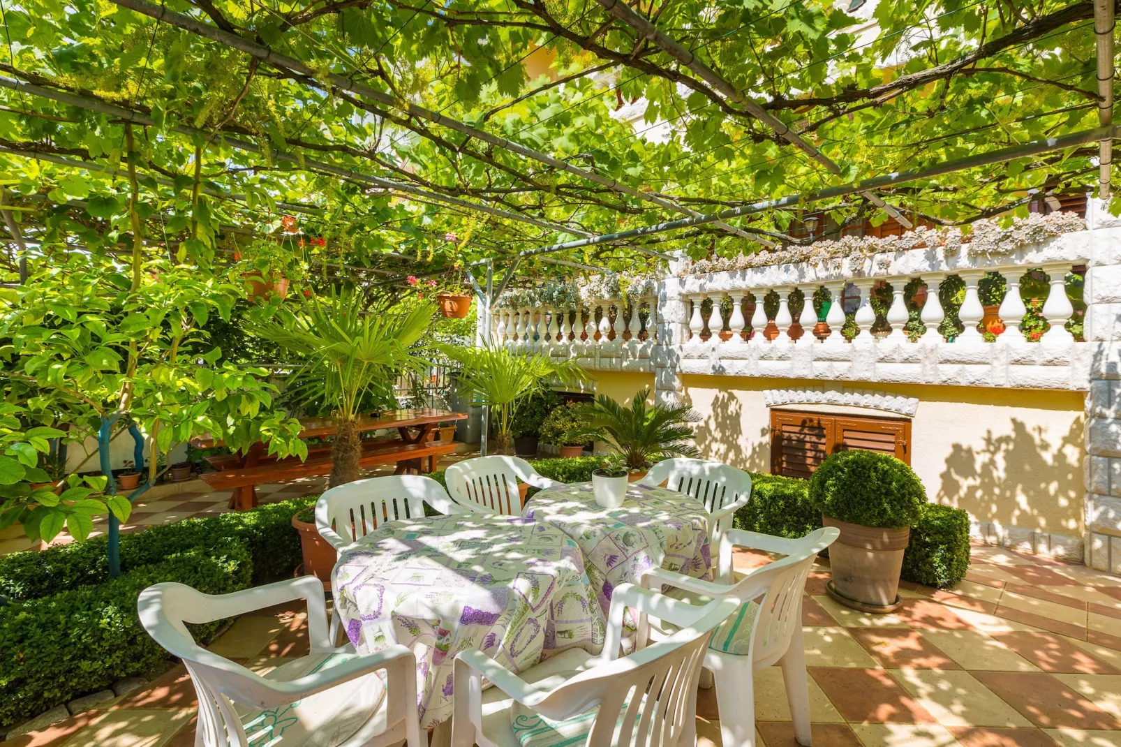 Villa Nada - Apartment A2-Tuinen zomer