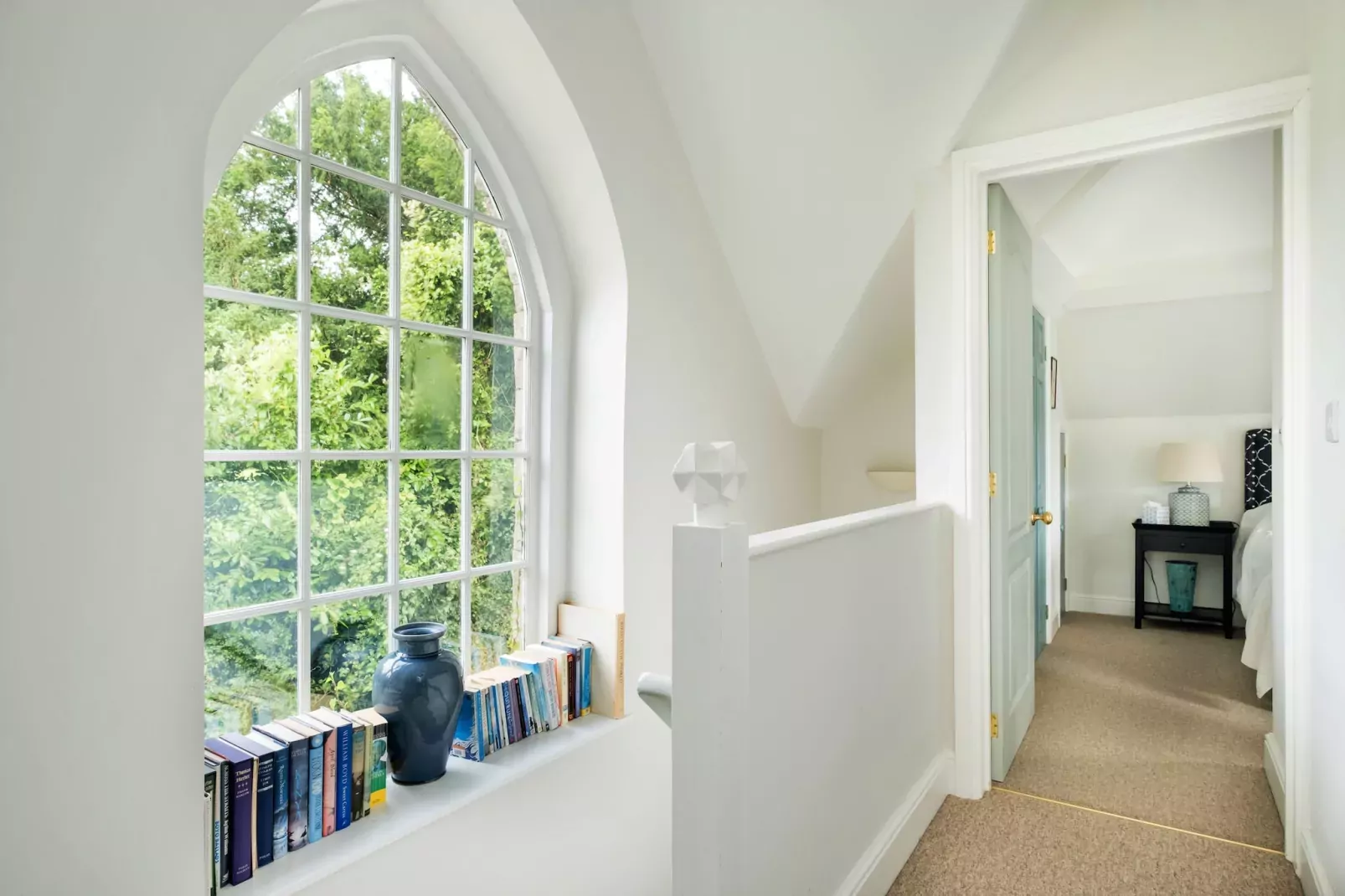Coach House Wellbeing Retreat-Overloop