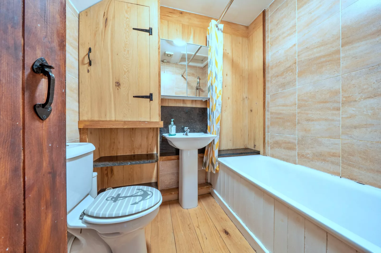 Yr Daflod-Badkamer