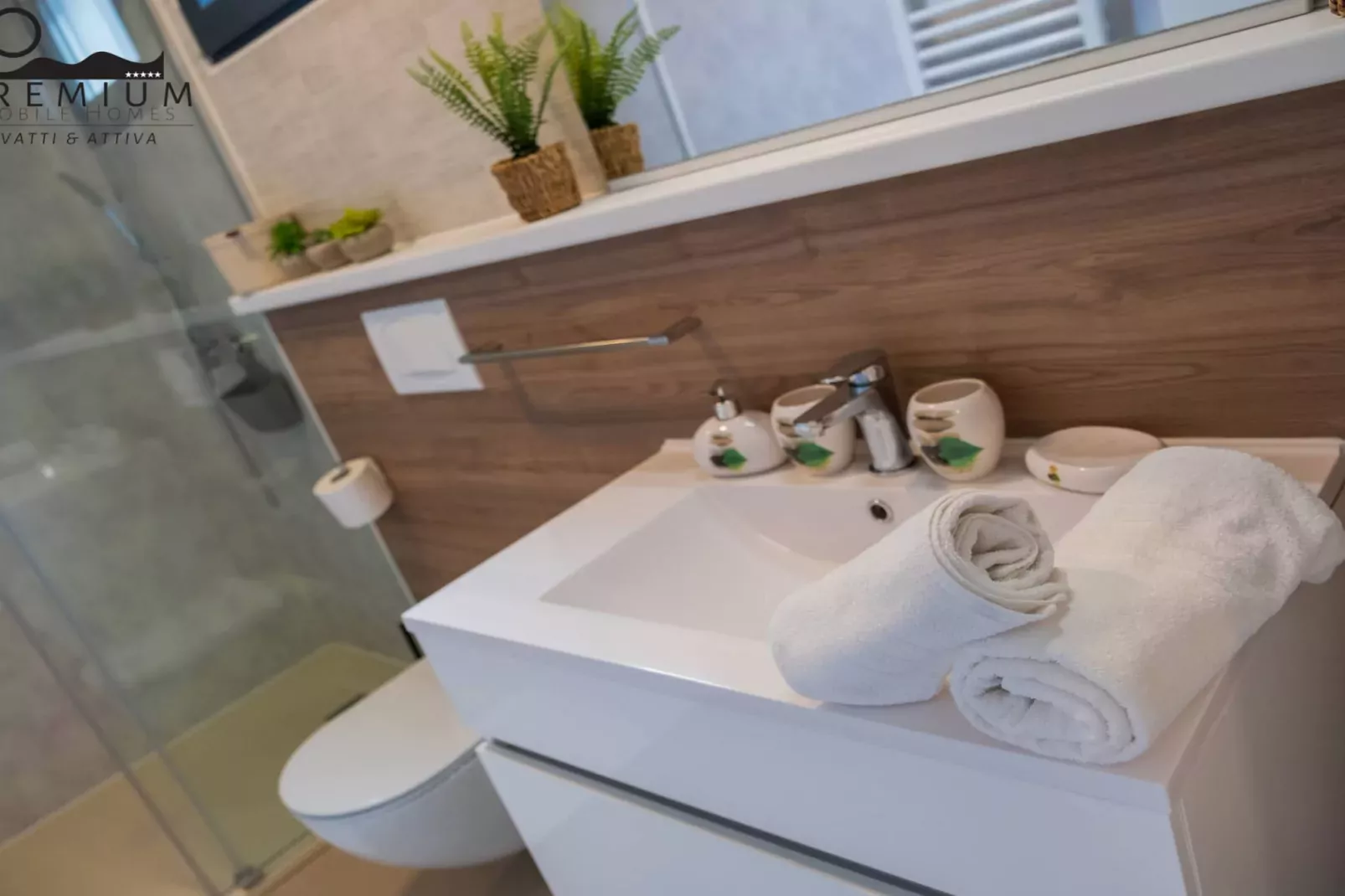 Charming Two-bedroom Mobile Homes Drage - Mobile Home with Sea View and Terrace-Badkamer